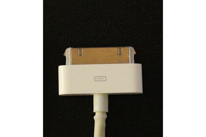 An Apple 30-pin dock connector plug