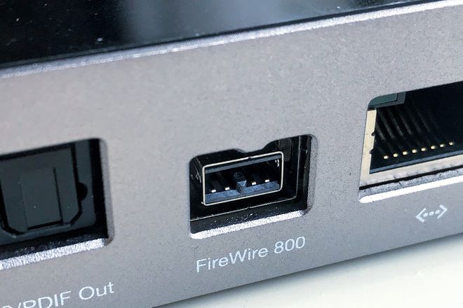 A FireWire 800 port