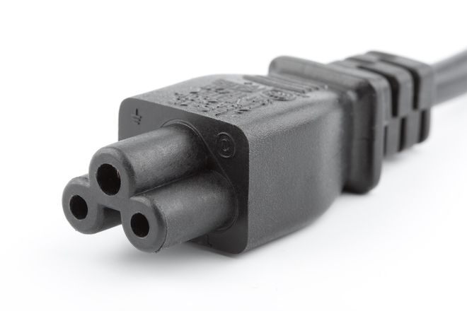 An IEC C5 cloverleaf connector