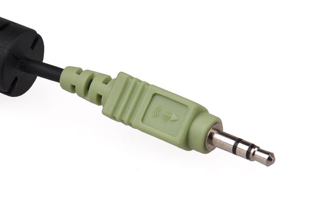 A 3.5 mm stereo plug with two black bands