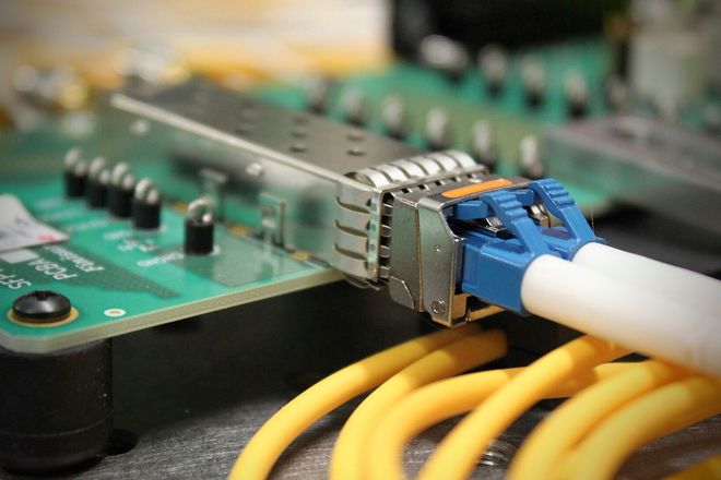 LC fibre plugs connected to a network module