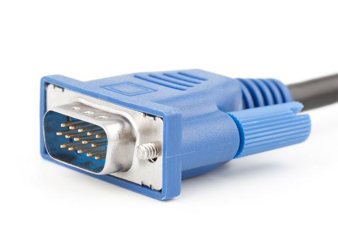 A blue VGA plug with fifteen pins and two thumbscrews
